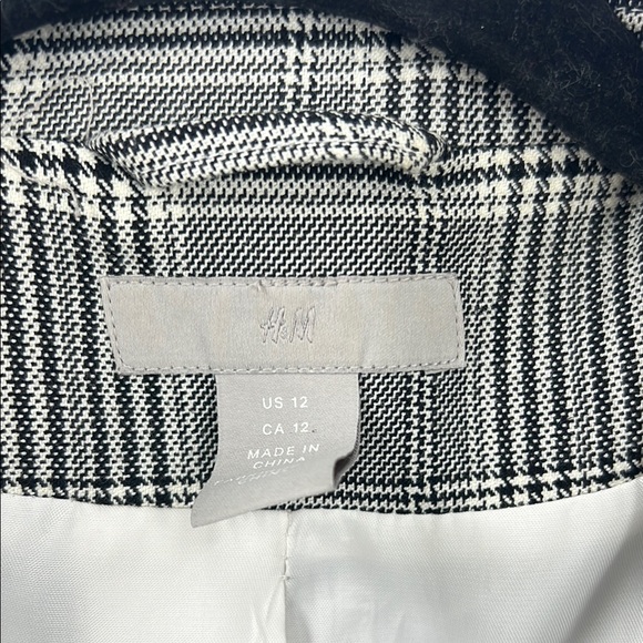 H&M Gray and White plaid blazer/Jacket 12 - Picture 4 of 11